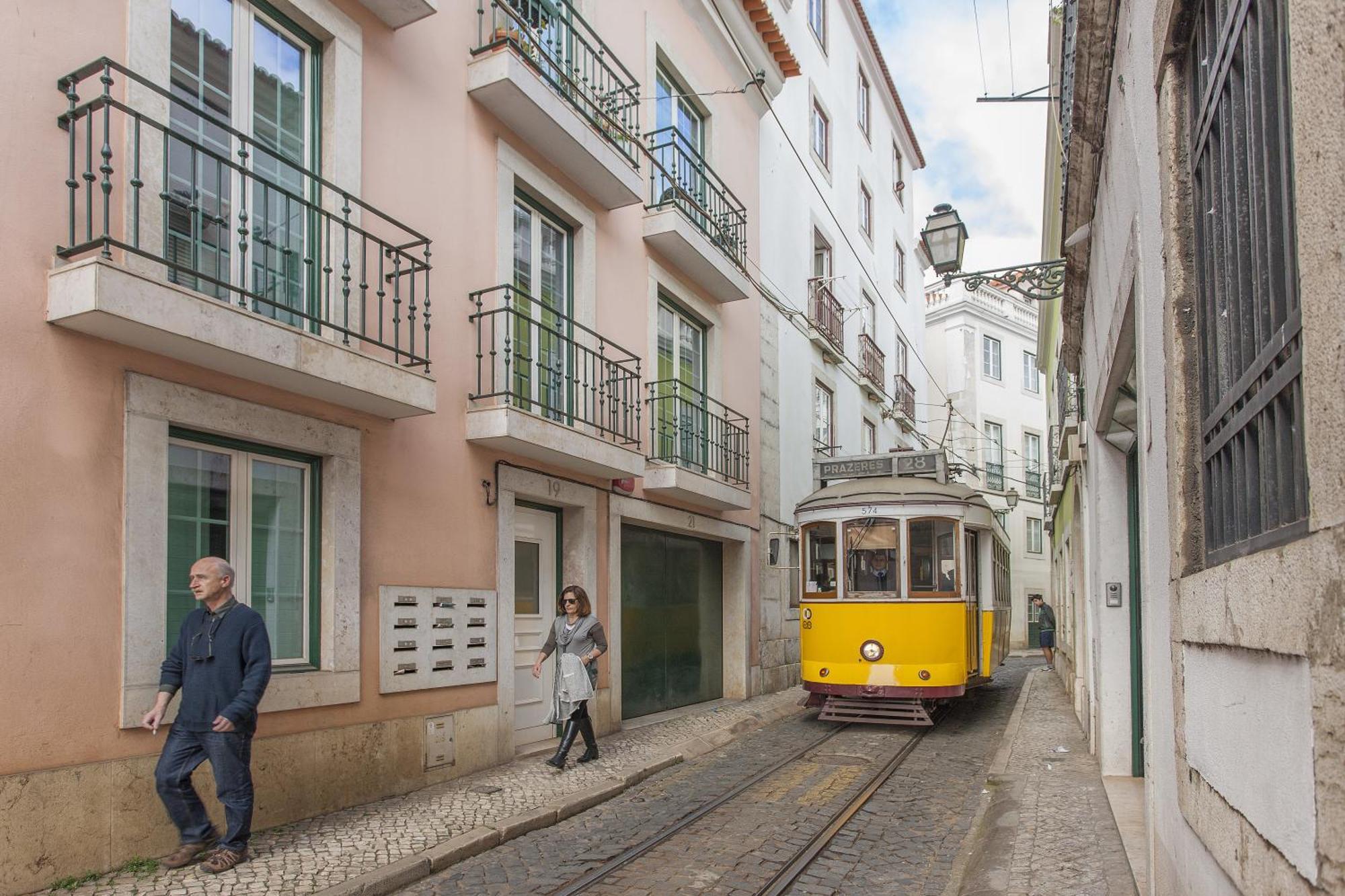 Bairrus Lisbon Apartments - Alfama II ภายนอก รูปภาพ